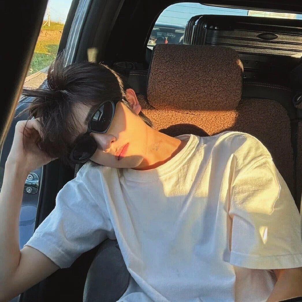 伊芙潮流女装穿搭