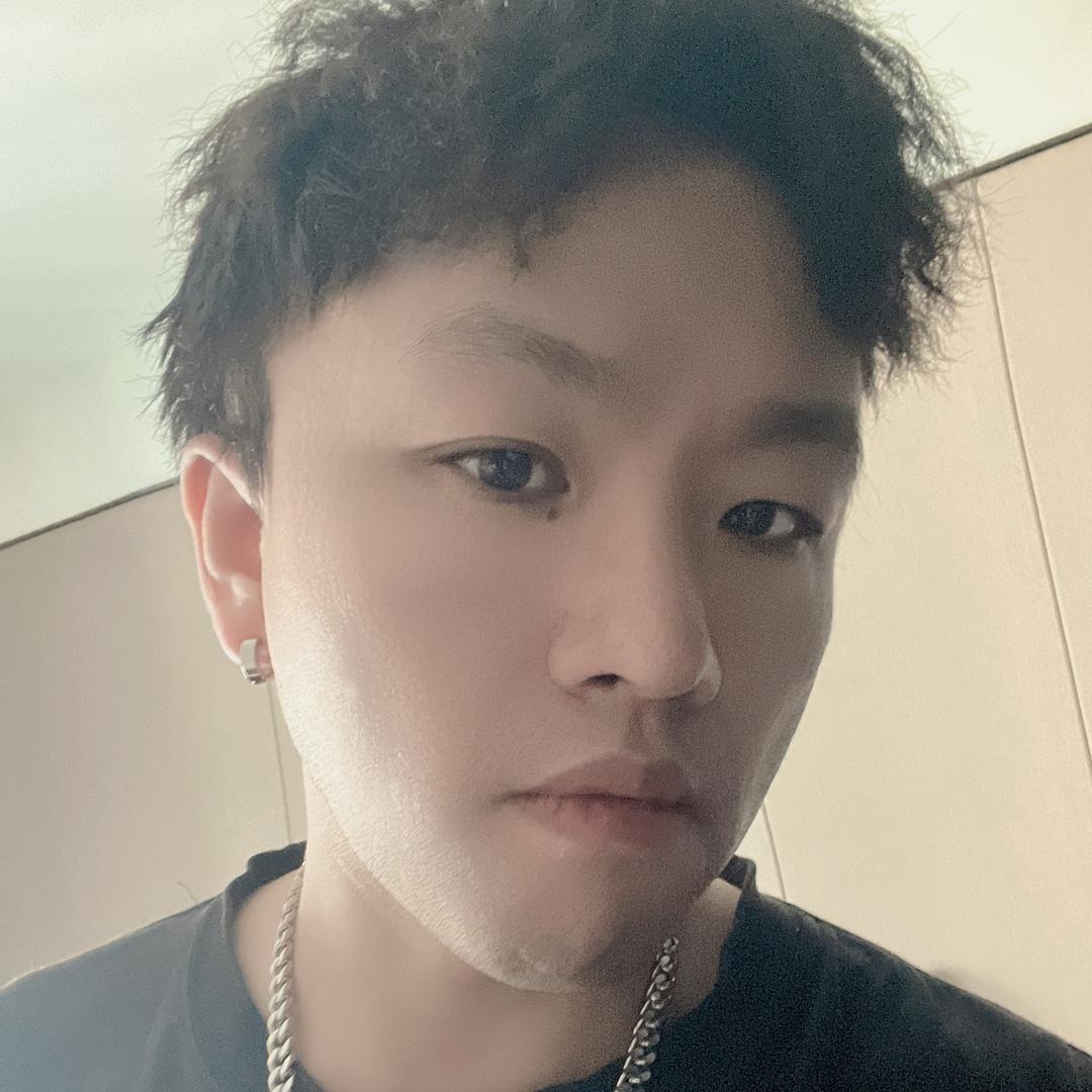 纳兰初头像