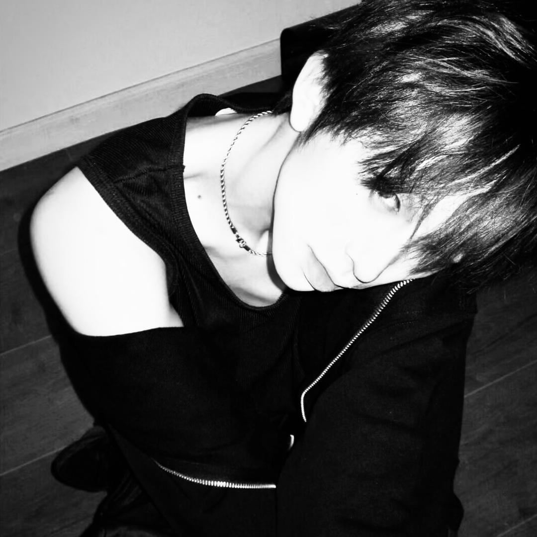 𝐄𝐒𝐏𝐎𝐈𝐑