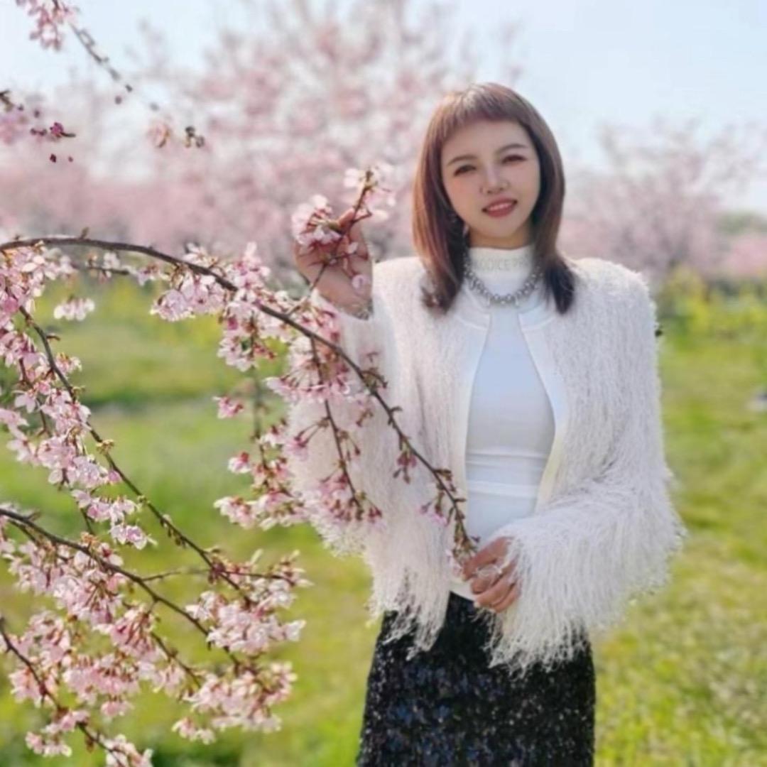 芳芳吖