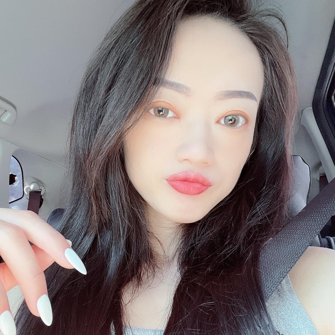 张雨菲Claire