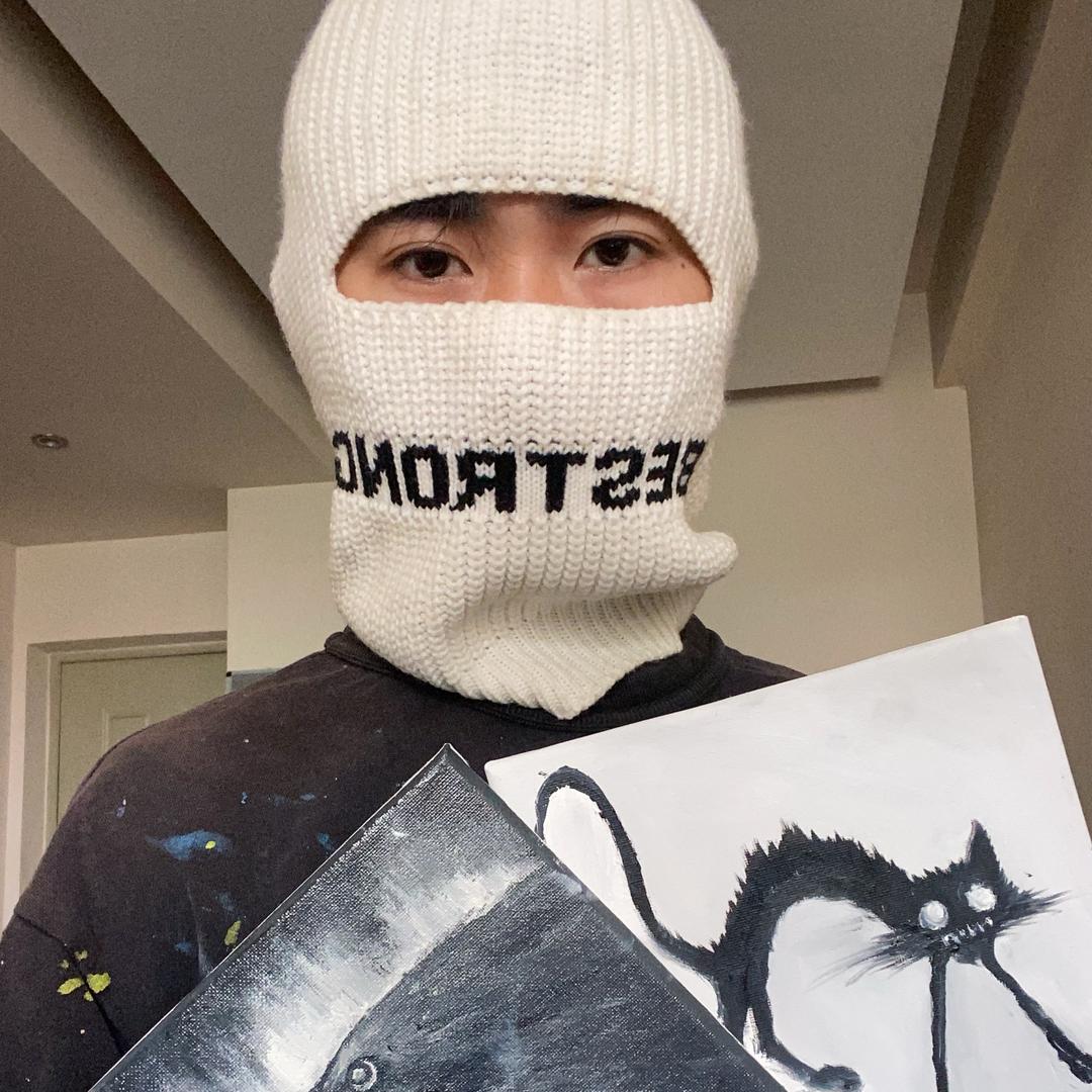 疯人院在逃画手