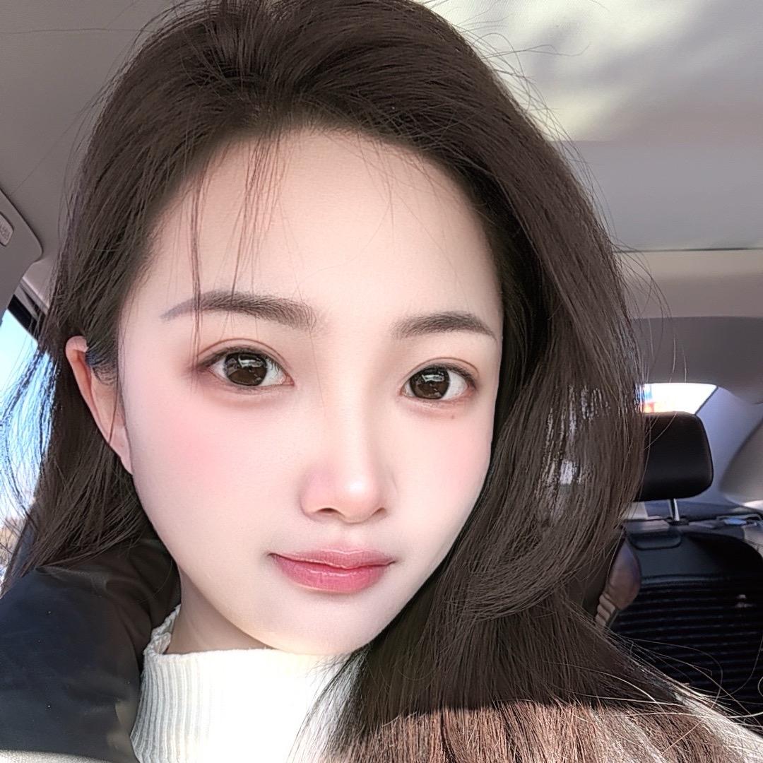 小何