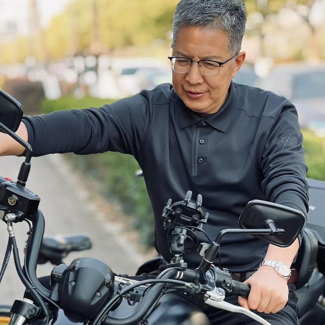 南京 姚叔《整备翻新老车》