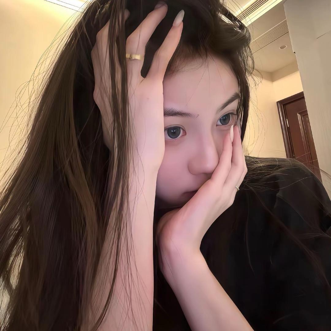 连告别都双手插兜的女人