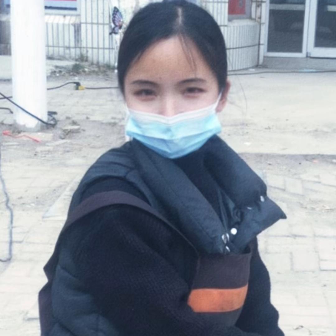 摆地摊的瑜可妈