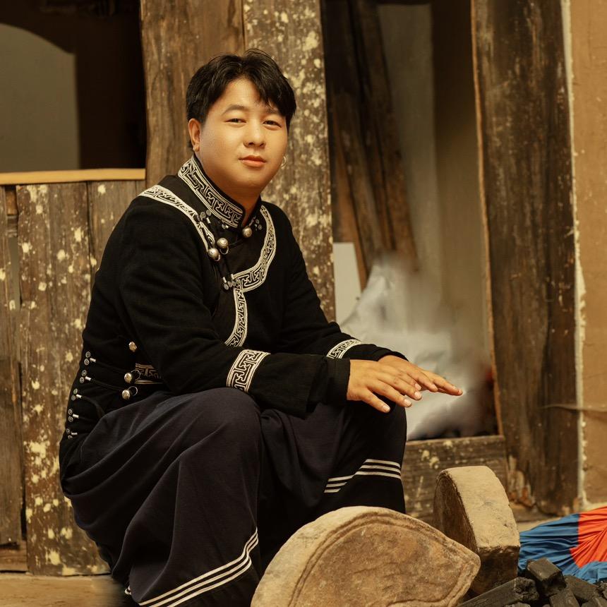 阿尔杰达·三锅庄彝族美食推荐官