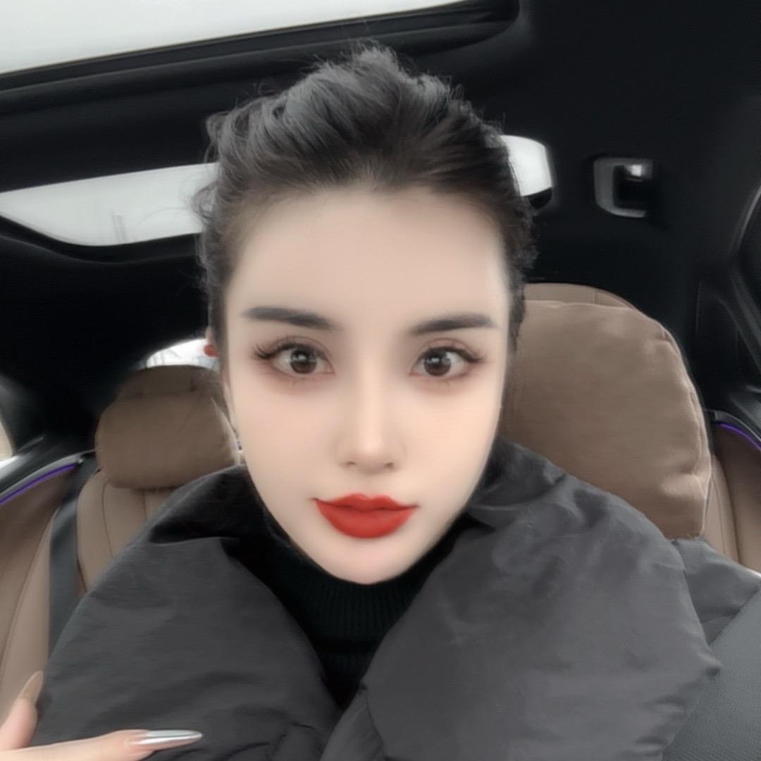 娜宝儿超爱吃水果❤️