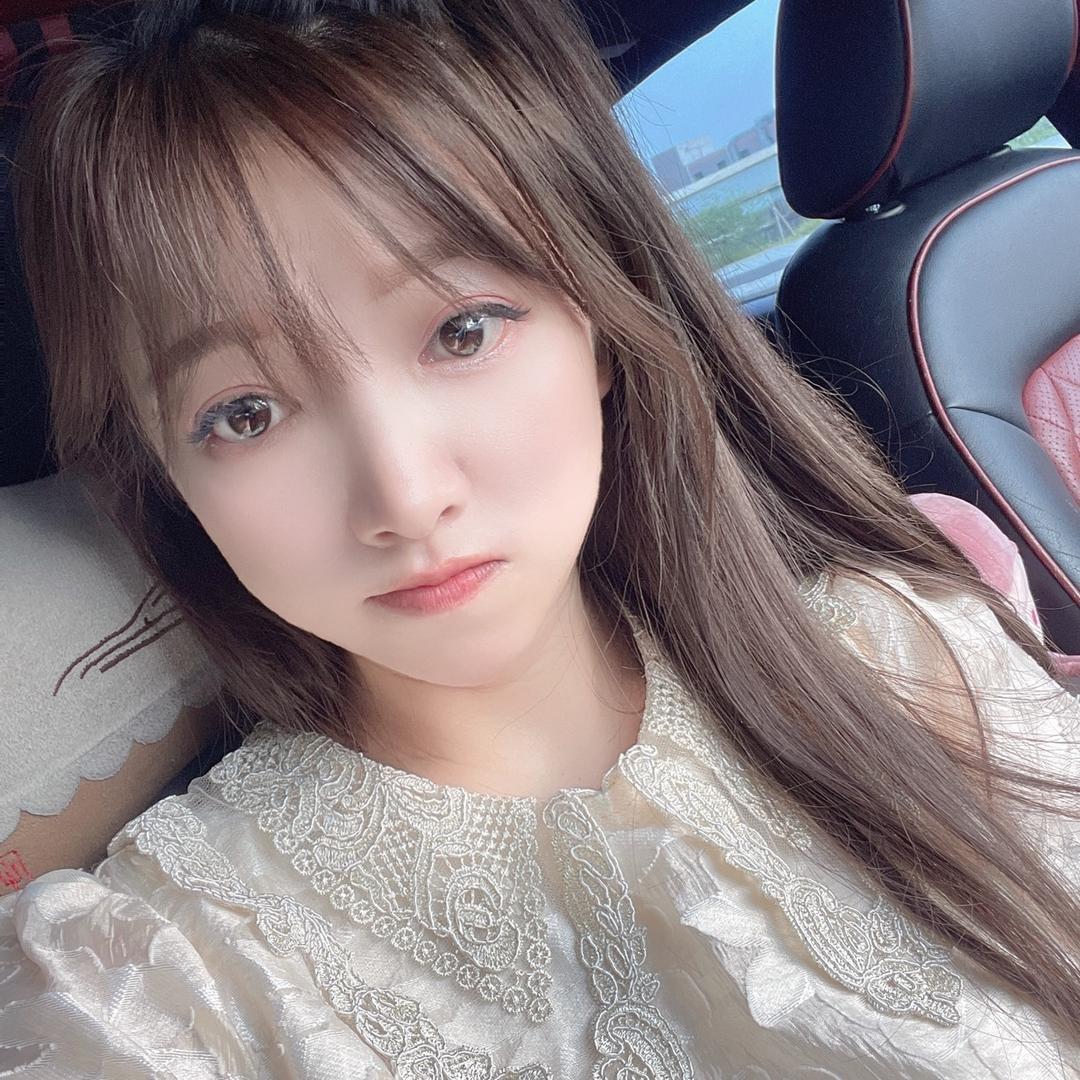 @你的娜姐吖