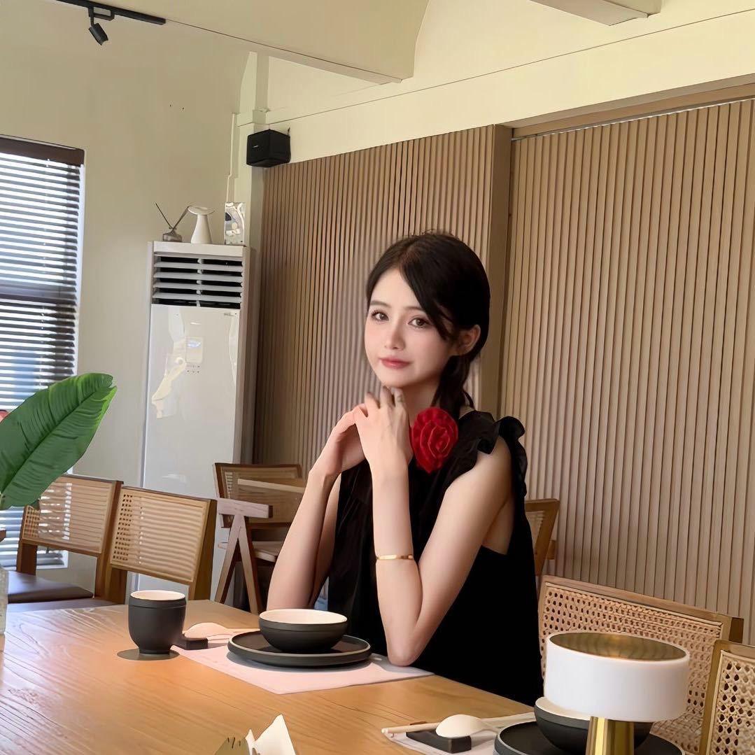 塔塔私服穿搭