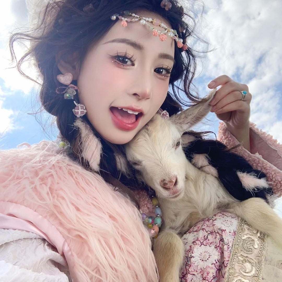 伊可在拍照📸