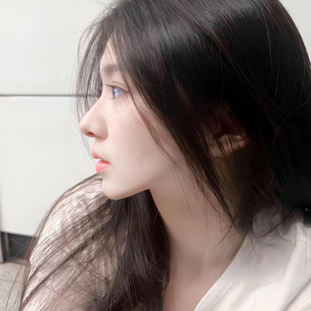 世界欠我一个张凌赫