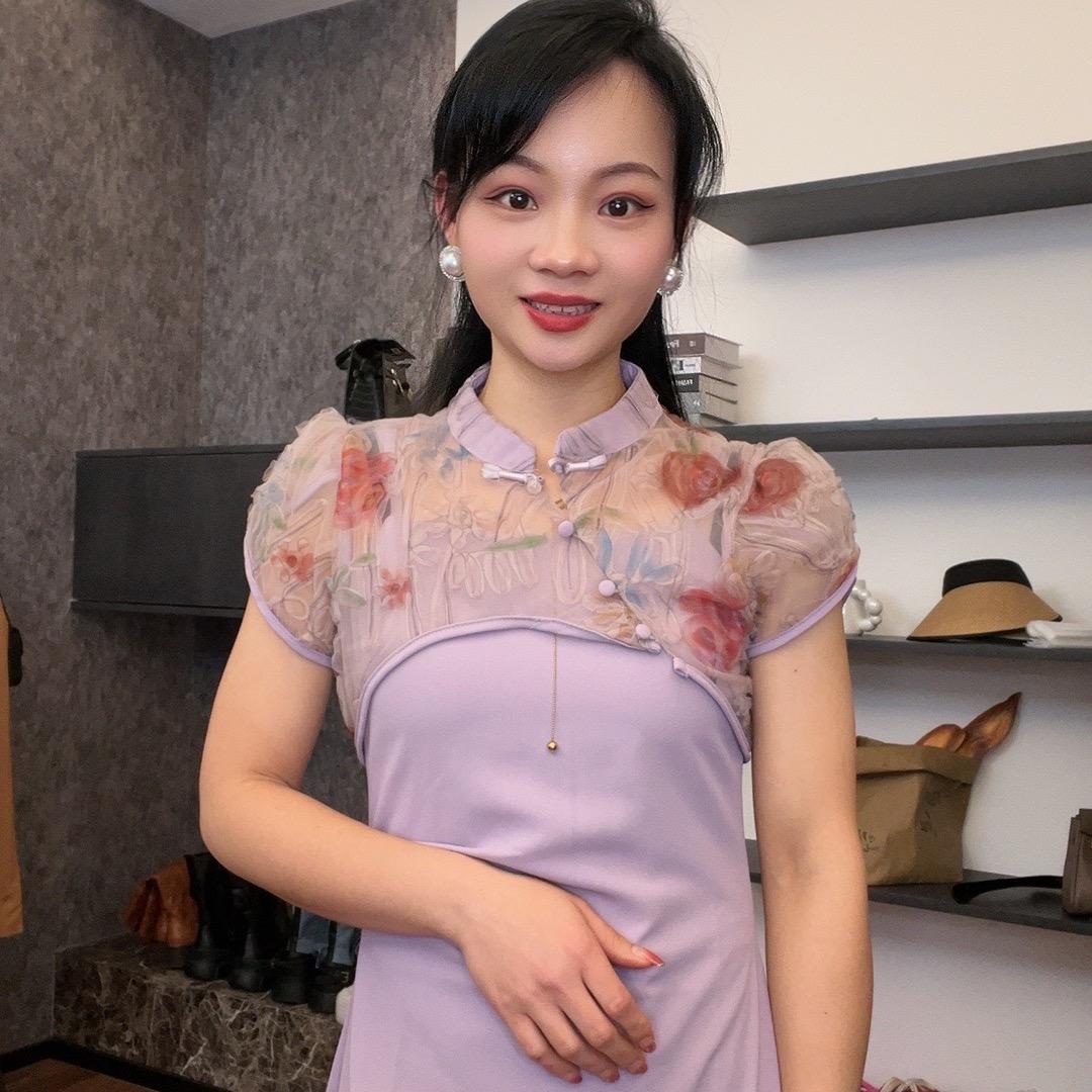 纯纯子女装穿搭