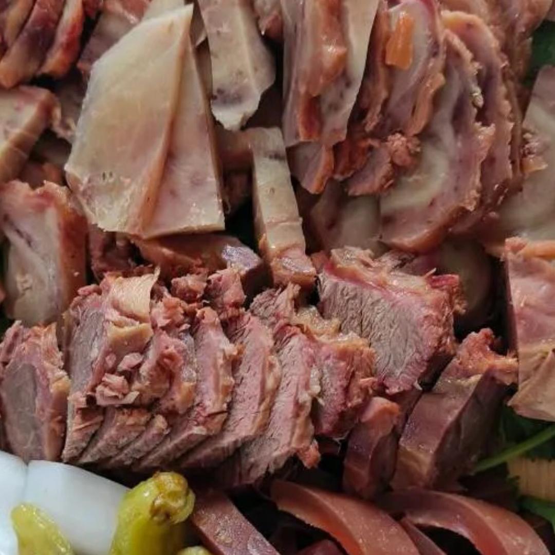 扬州盐水鹅.猪头肉现卤现卖