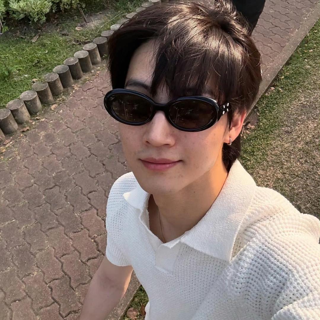 𝐴𝑟𝑡𝑖𝑠𝑡_