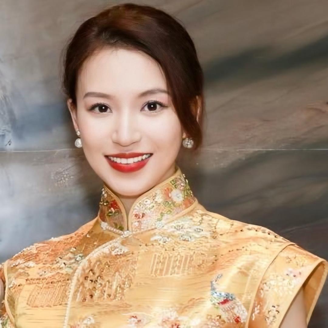 何丽