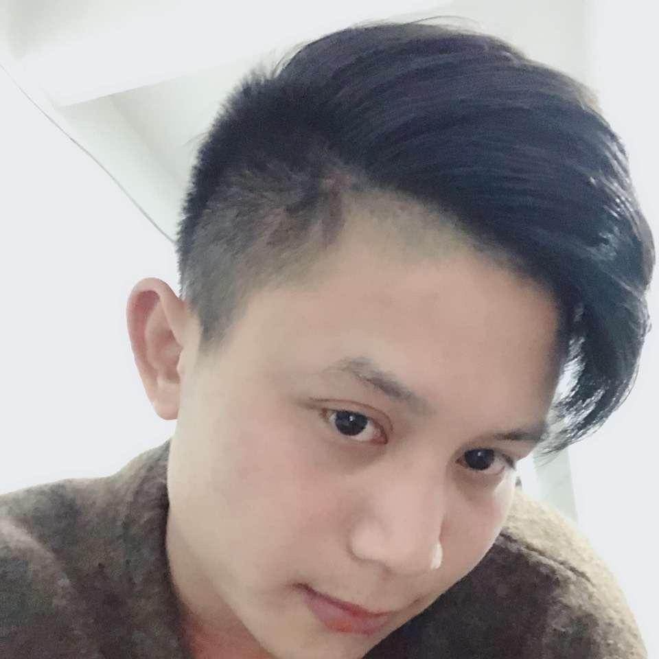 @爱笑的双眼皮
