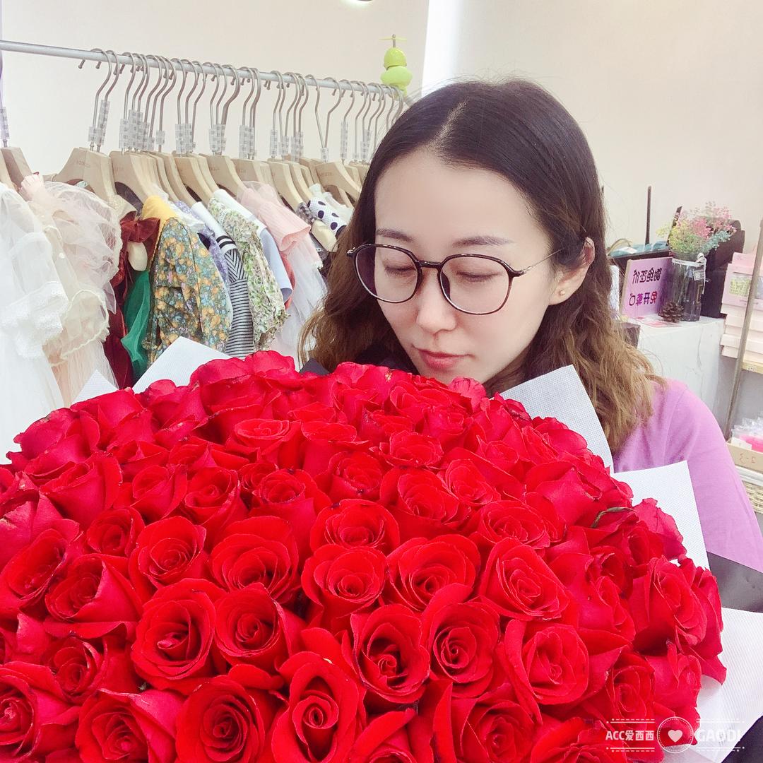 开发区高地爱西西童装官方号