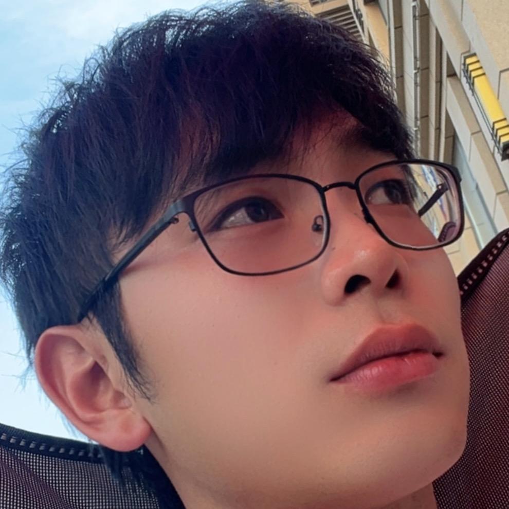 我姓白，却不能白