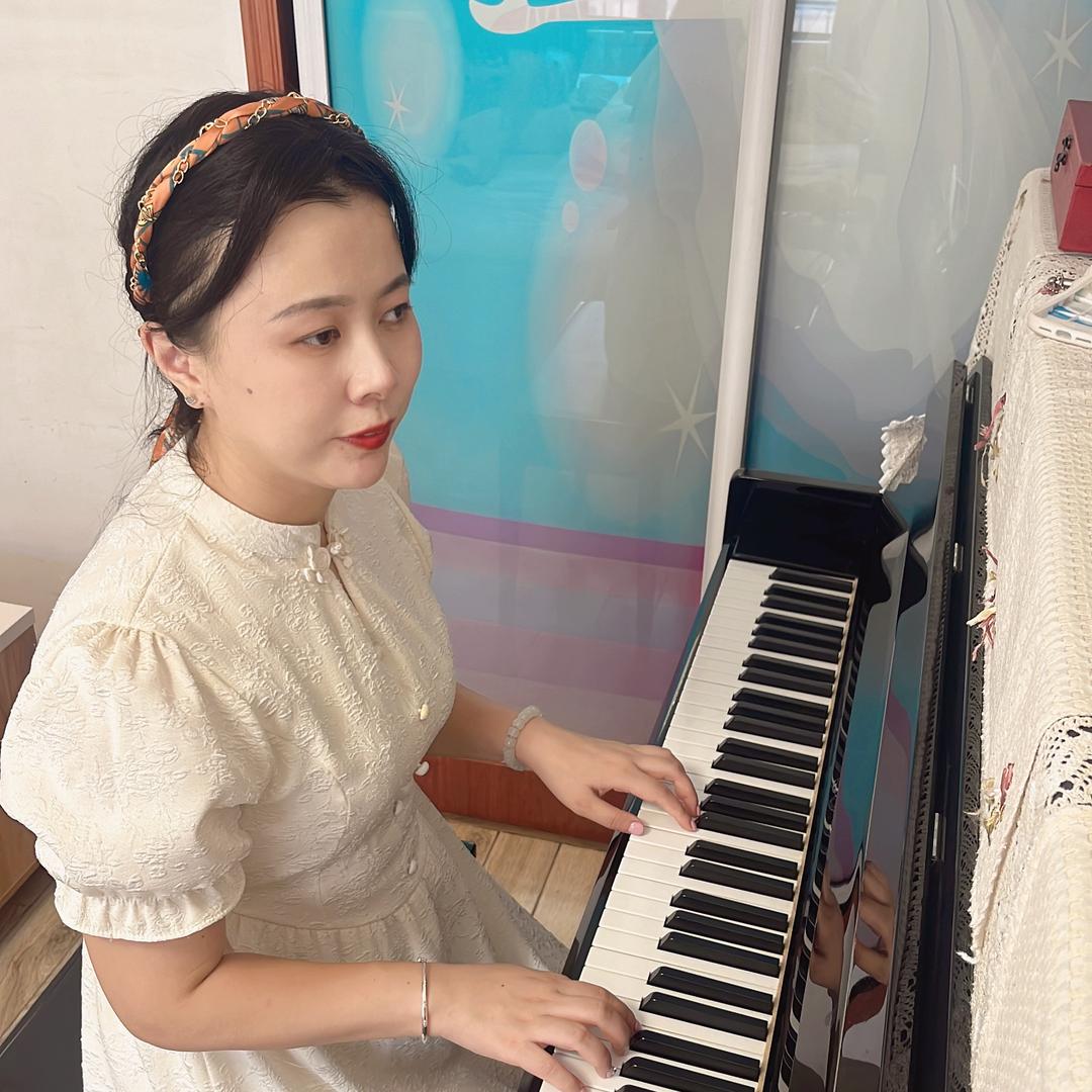 盲人博士生-黄莺