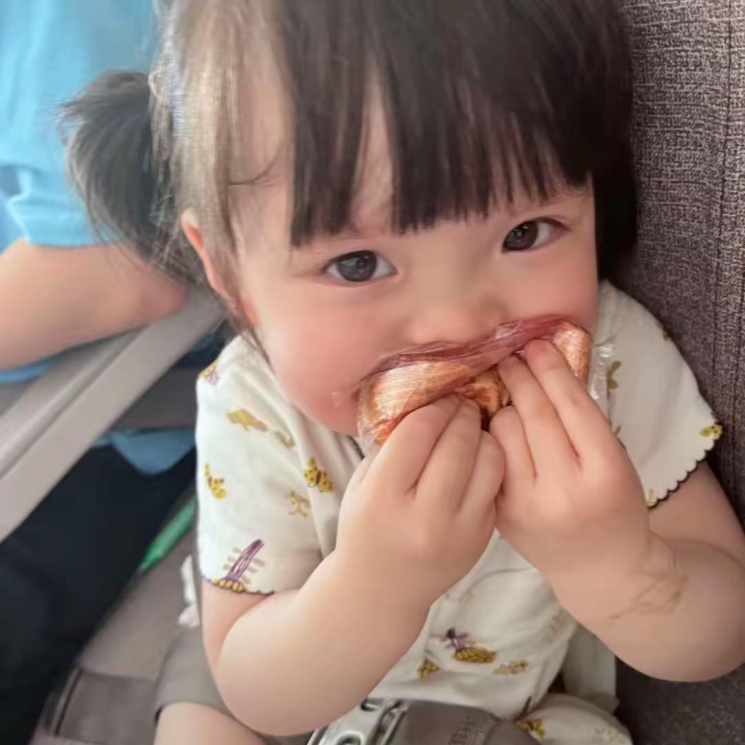 点点^