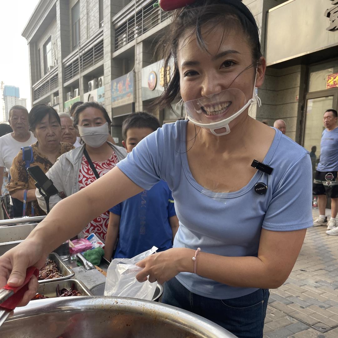 王小妮椒麻鸡 猪蹄热卤