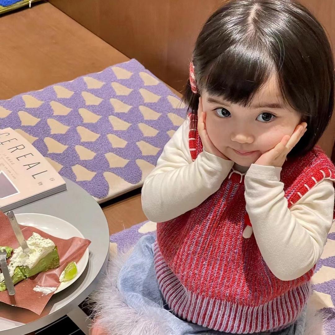 腼腆小美