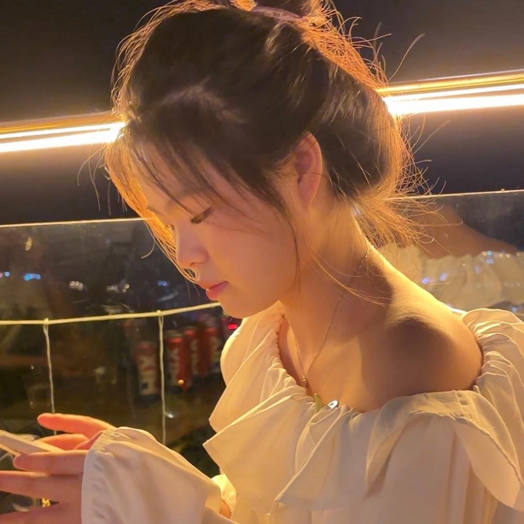 @覃小倩