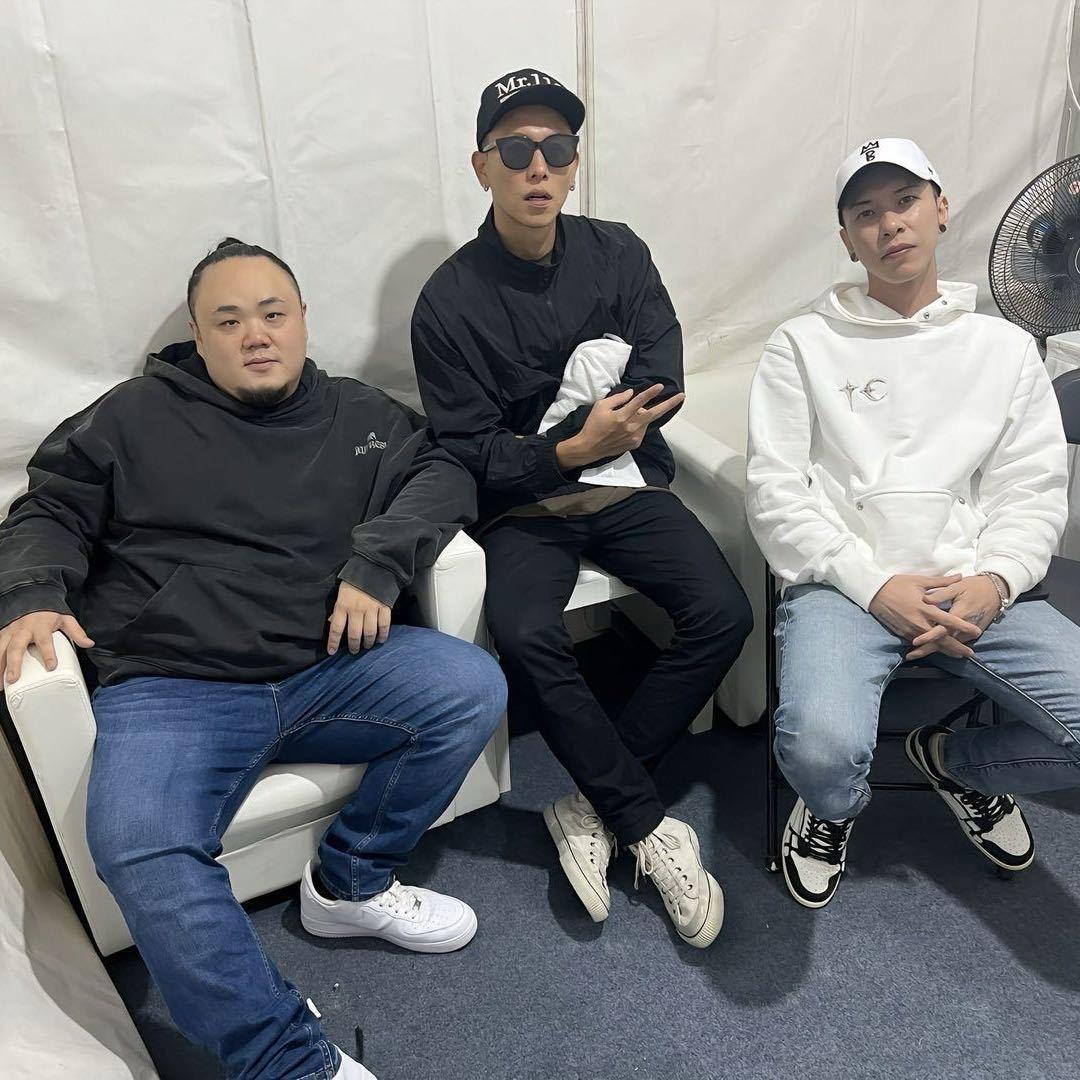 24岁超雄男艺人