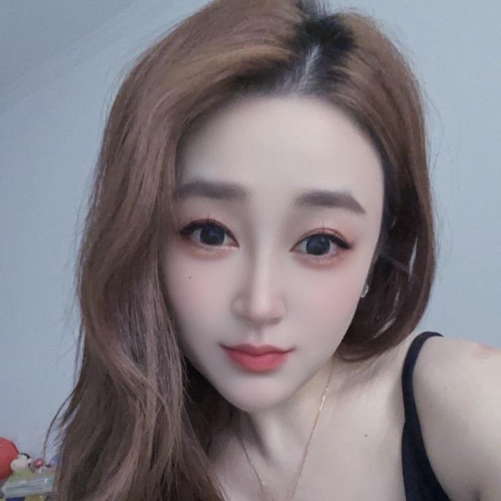 山茶花读不懂白玫瑰💫