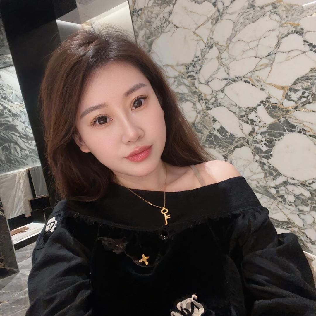 丽丽、