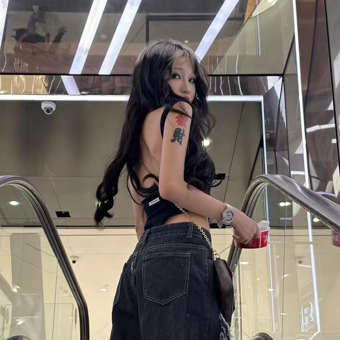 依依不是辣妹.