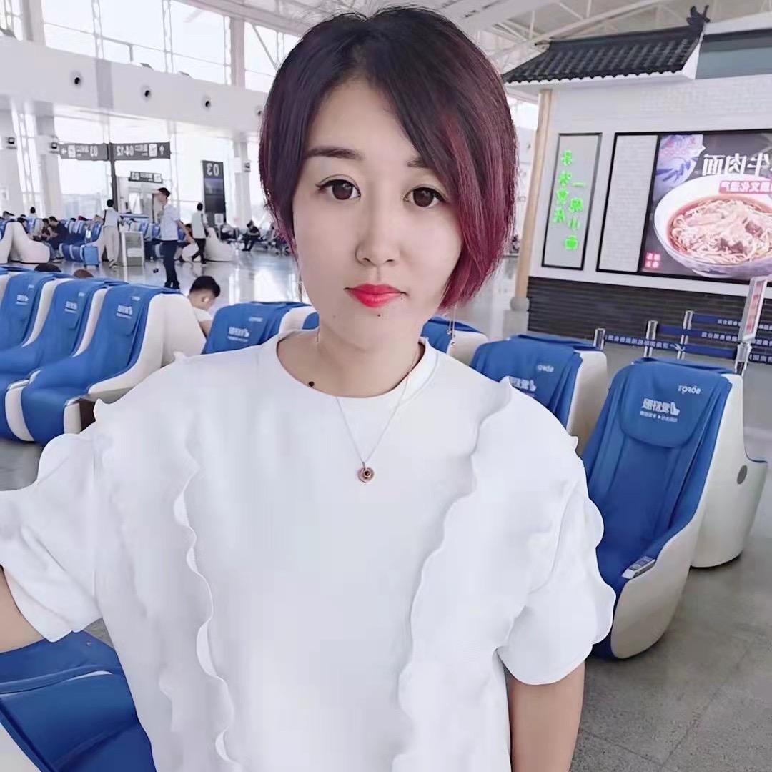 翠儿在揉腹