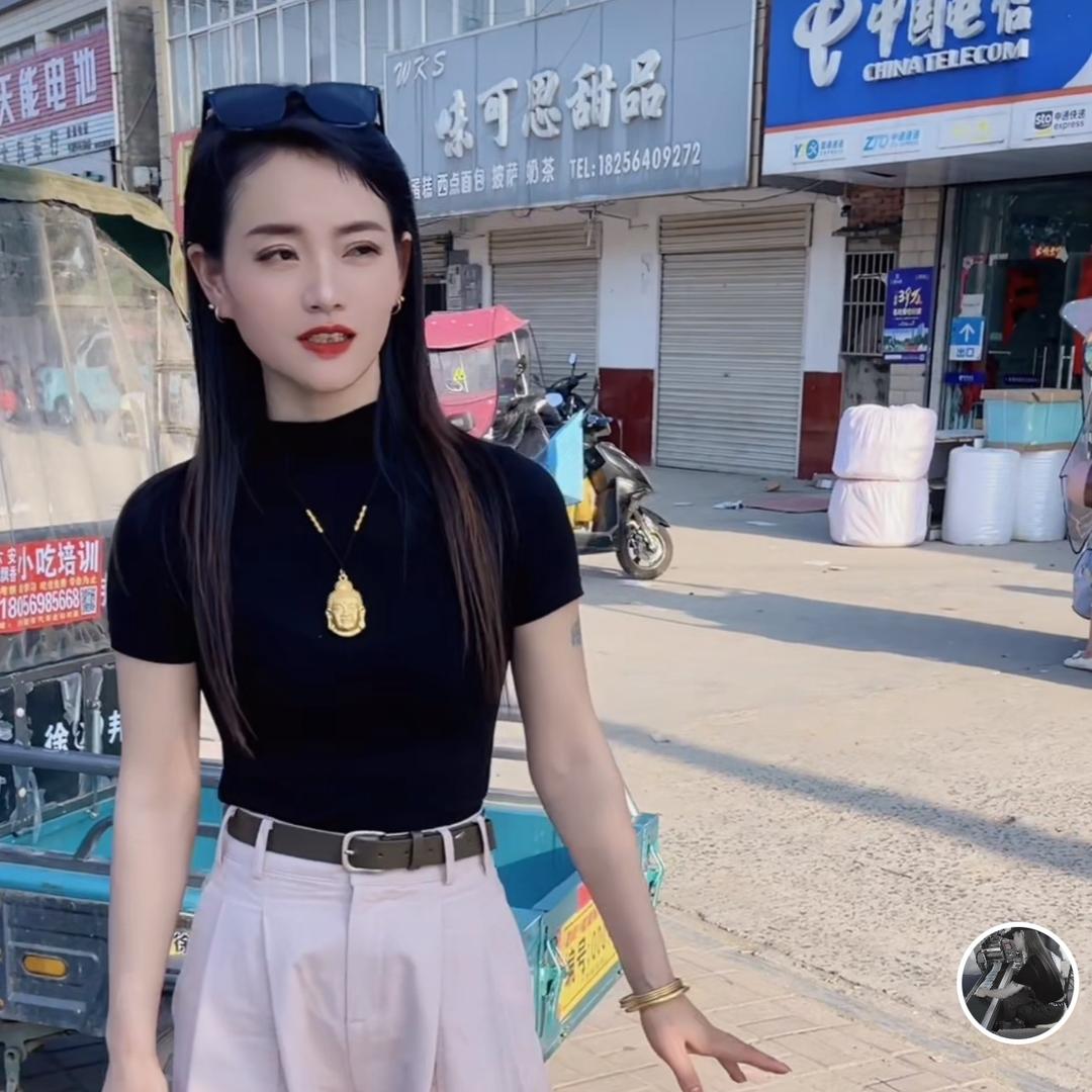 《90后卡车夫妻》