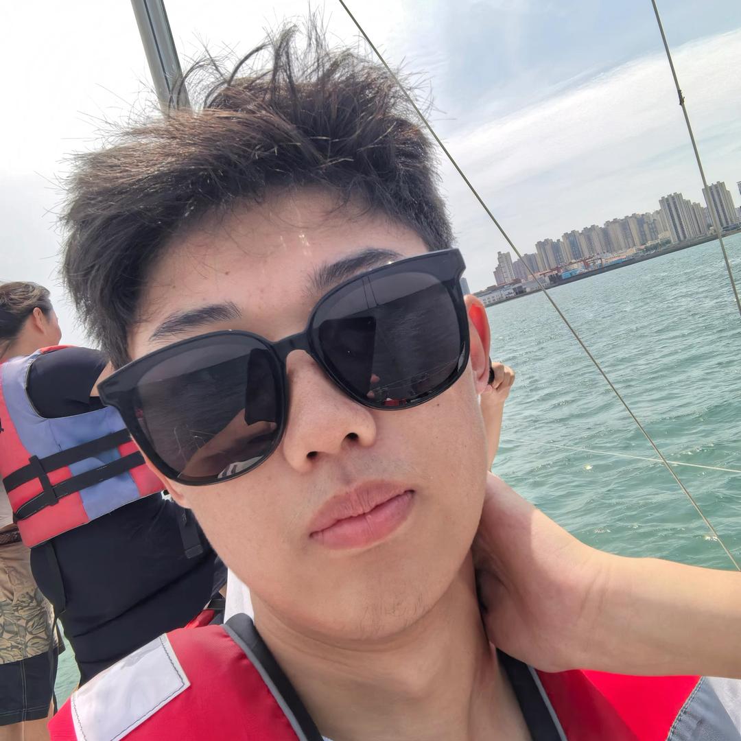 吴浩榕爱喝柠檬水、蜜桃四季春、芋圆葡萄