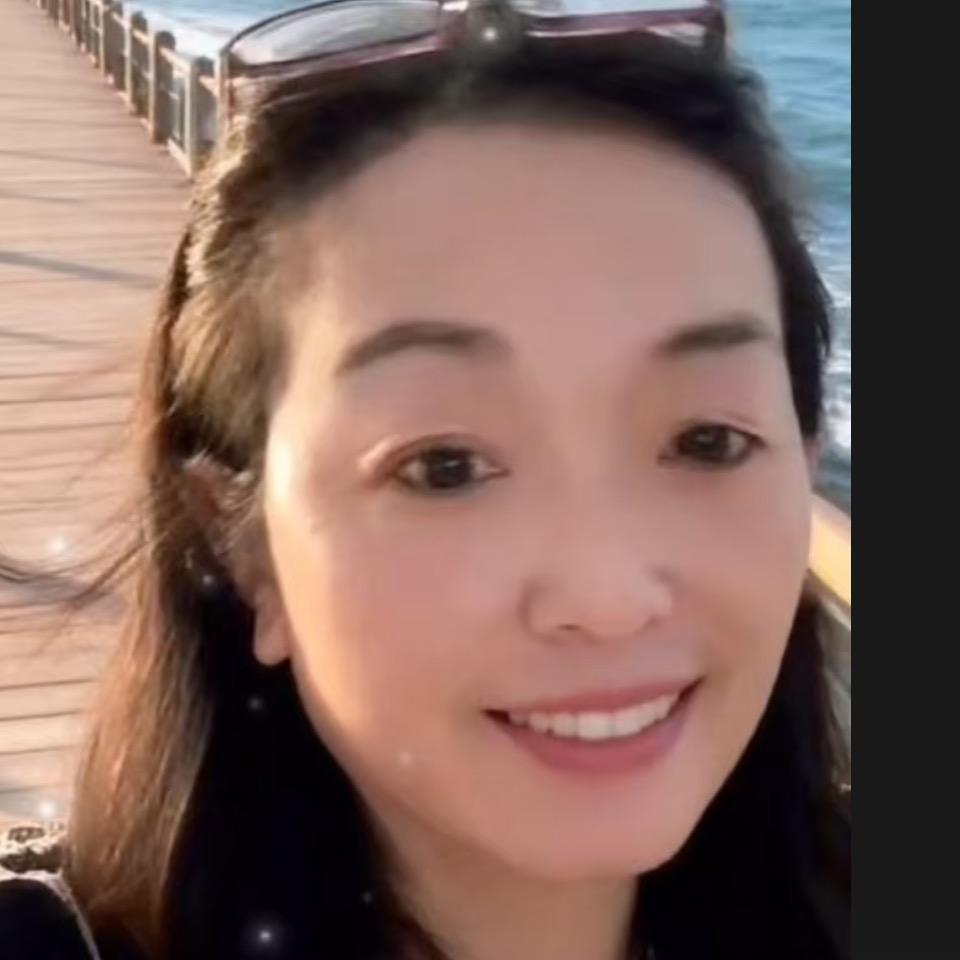 开心黄姐:不定时开播