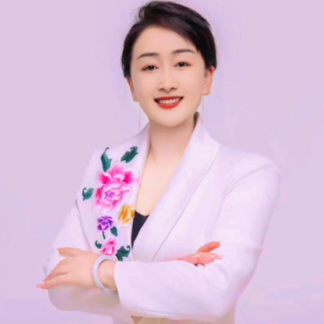 花诗蕾鉴晋芳