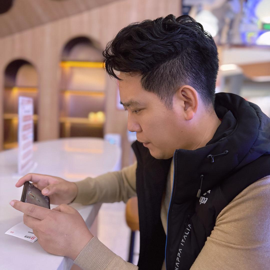 小罗吃喝玩乐