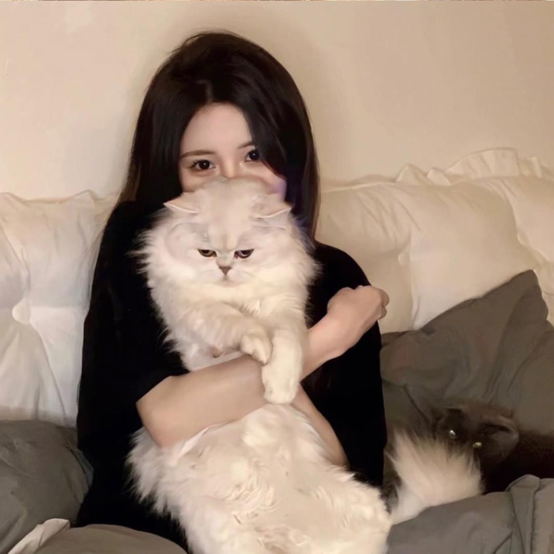 LULU.