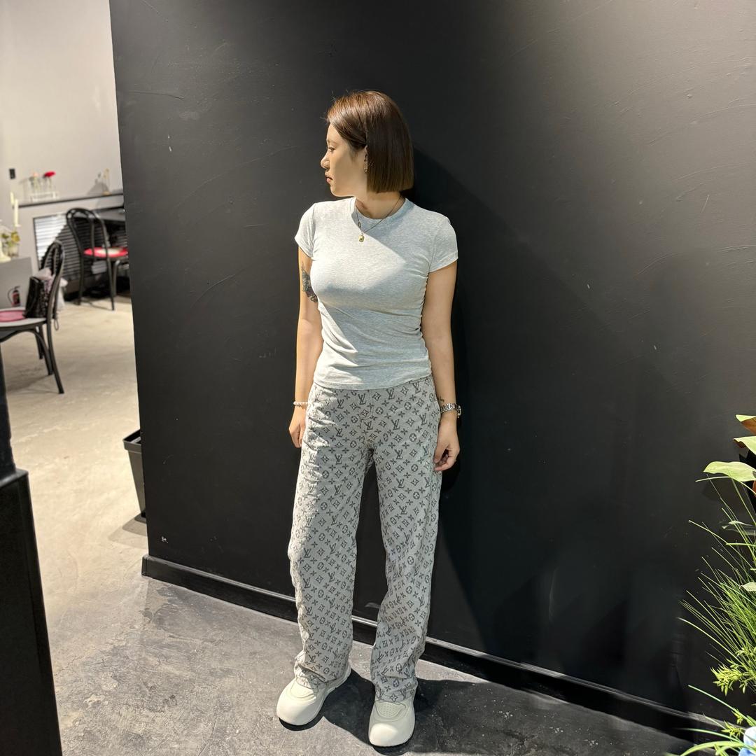 欣欣子.