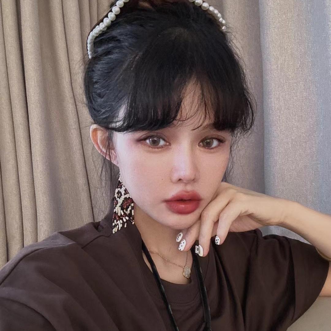 娜娜子的衣服和鞋子