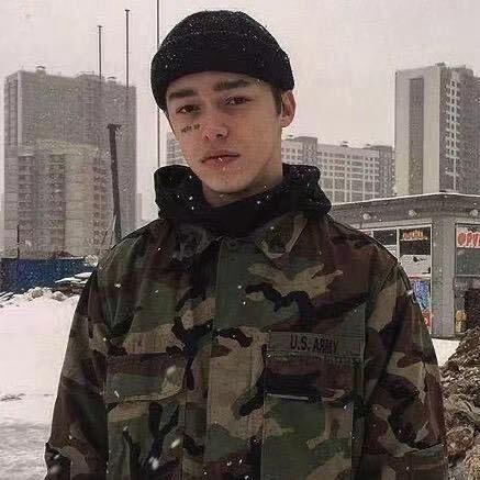 小孩哥.