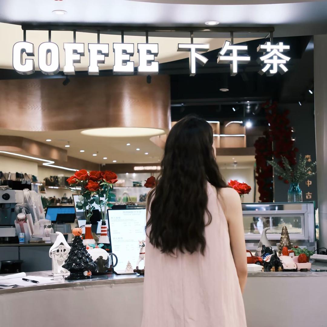 爱拍照的青疙瘩