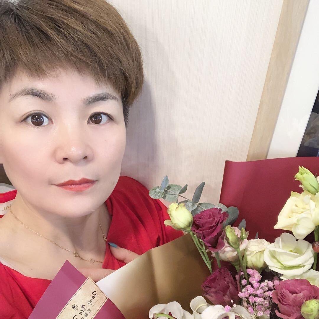 裙舞飞扬艾莱依(王江泾店)