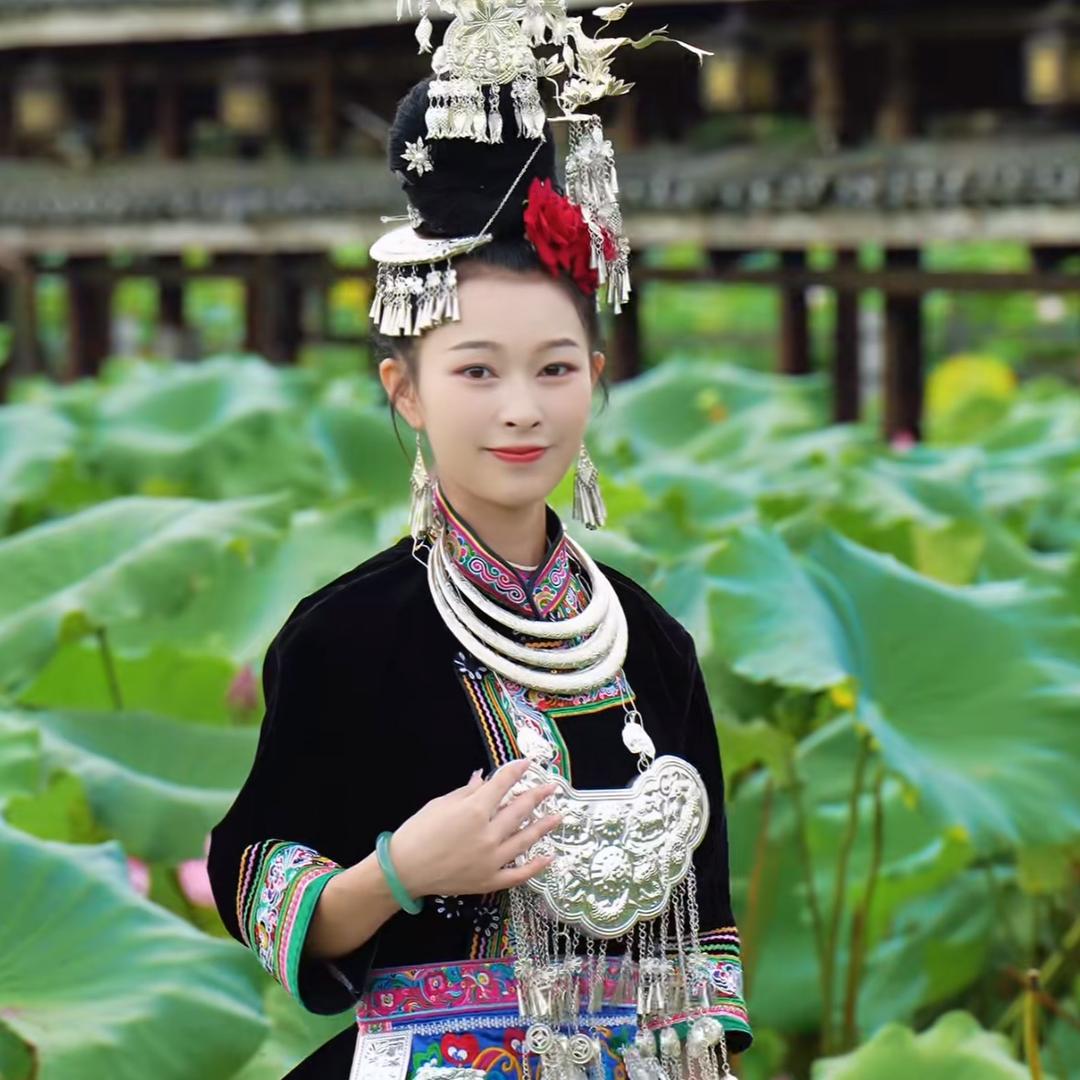 侗寨婷婷