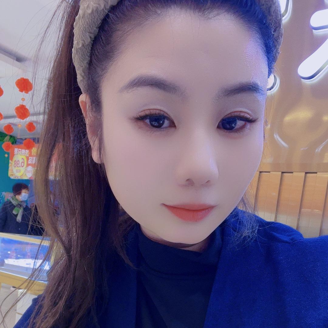 孟州景文罗曼珠宝店长：秋艳