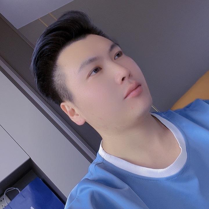 隆少爺
