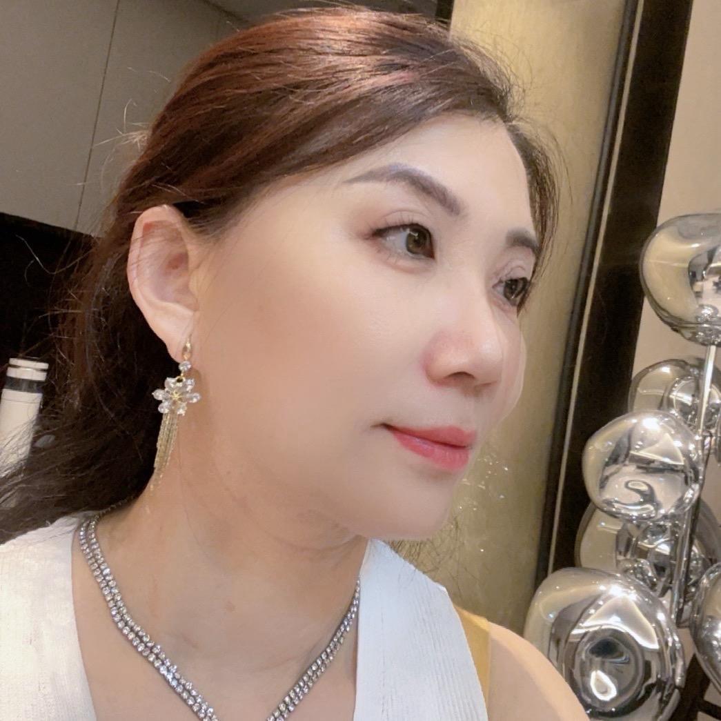 🎤🎤明月唱歌爱跑调🤣晚上八点二十分