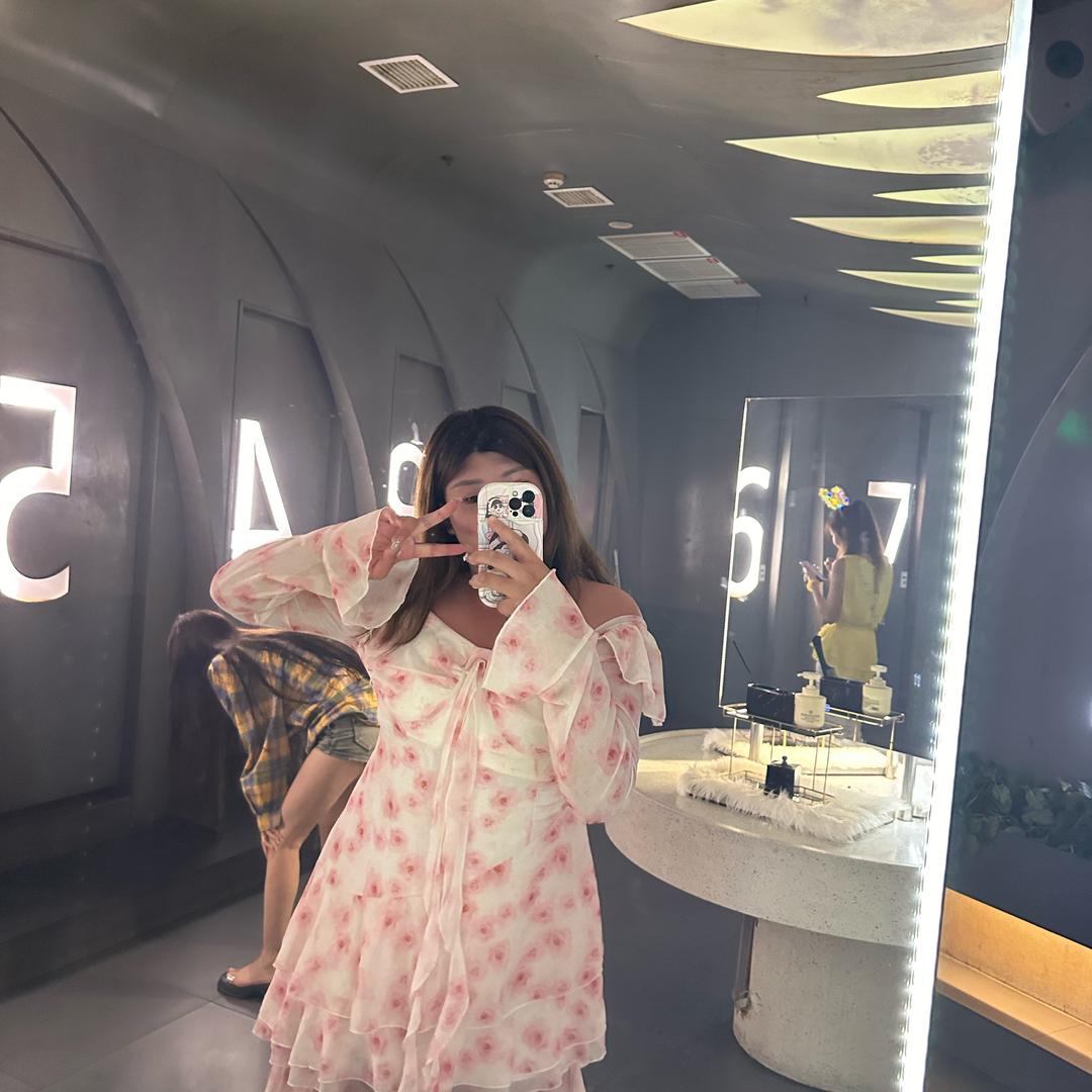 小徐擅长睡懒觉。