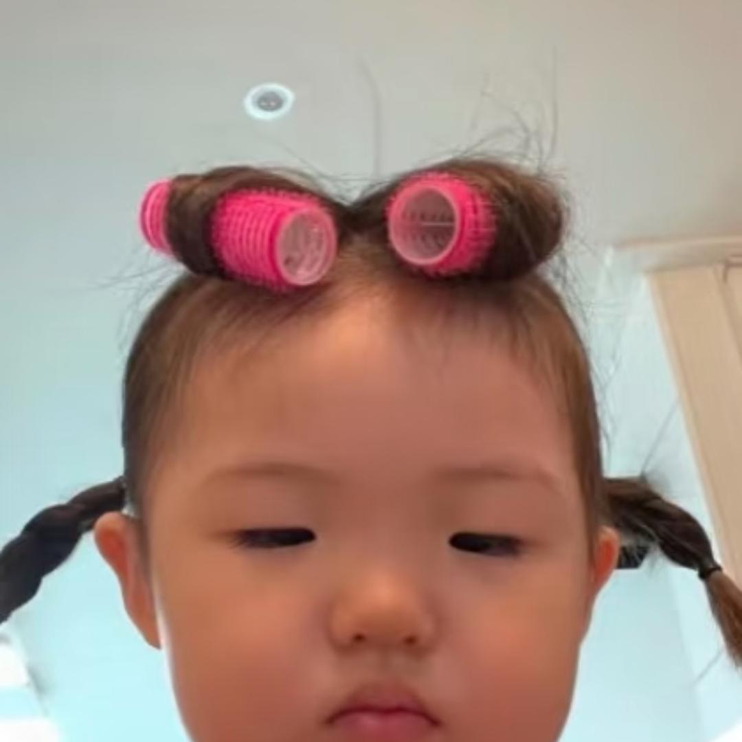 小初^
